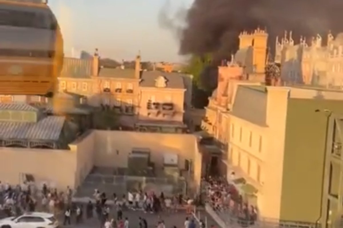 Пожар в Диснейленде во Флориде: эвакуированы сотни гостей