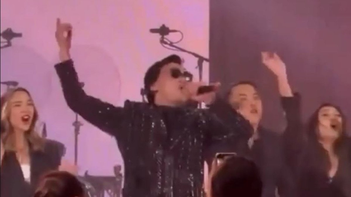 Әнші Қайрат Нұртас тағы да масқара болды