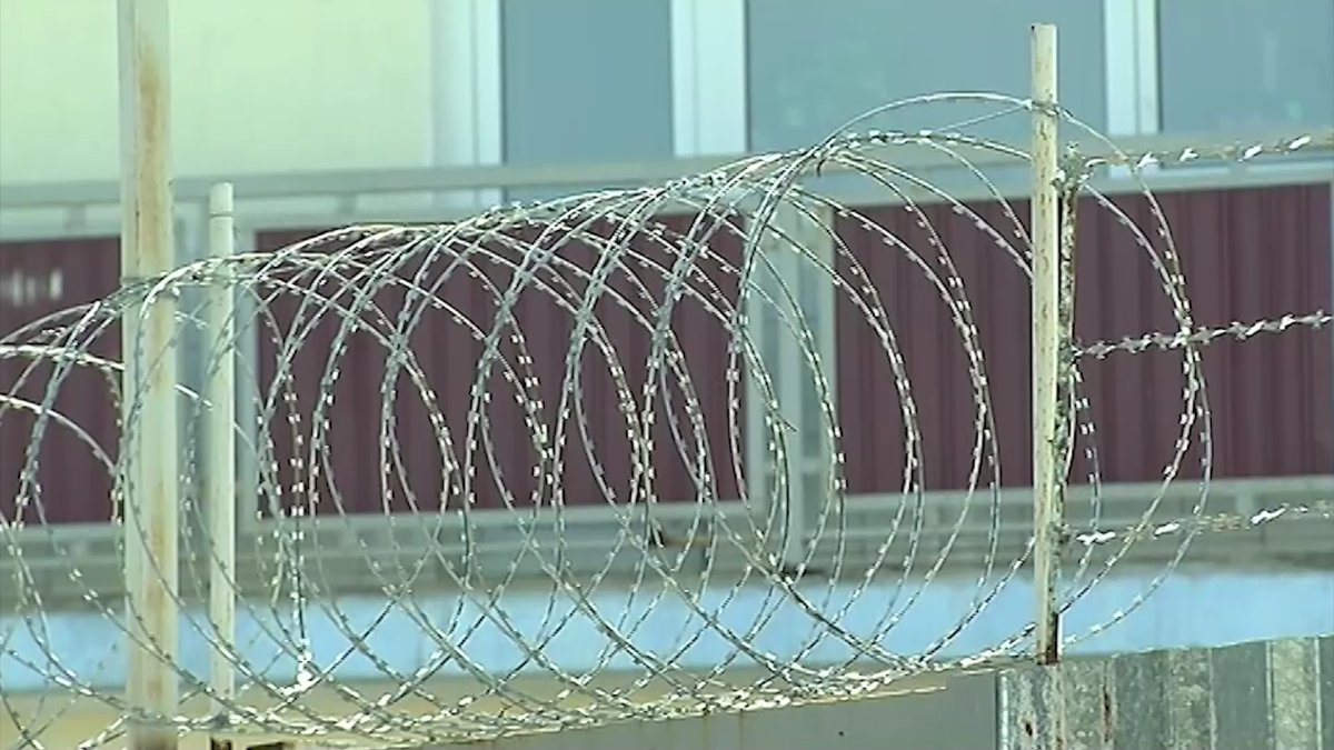 Алматы облысындағы Жауғашты әйелдер колониясында аналарымен бірге отырған 17 бүлдіршін  уланып қалған