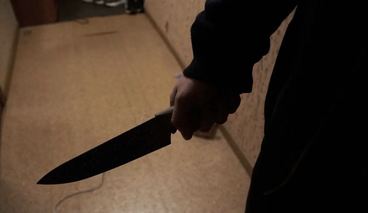 Житель Кульсары зарезал бывшую жену на рабочем месте