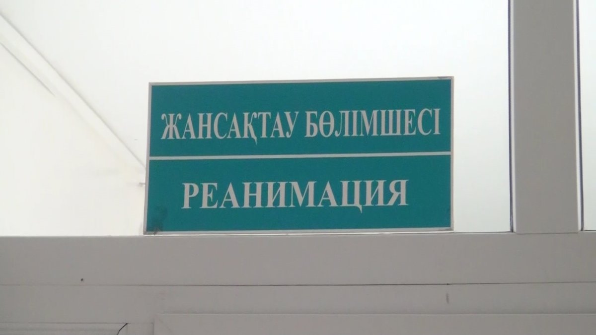 Анальды тығын бірінші рет енгізіледі. Мастурбация оргазмы туралы бейнелер
