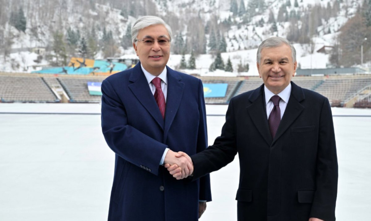 Токаев и Мирзиёев посетили Медеу