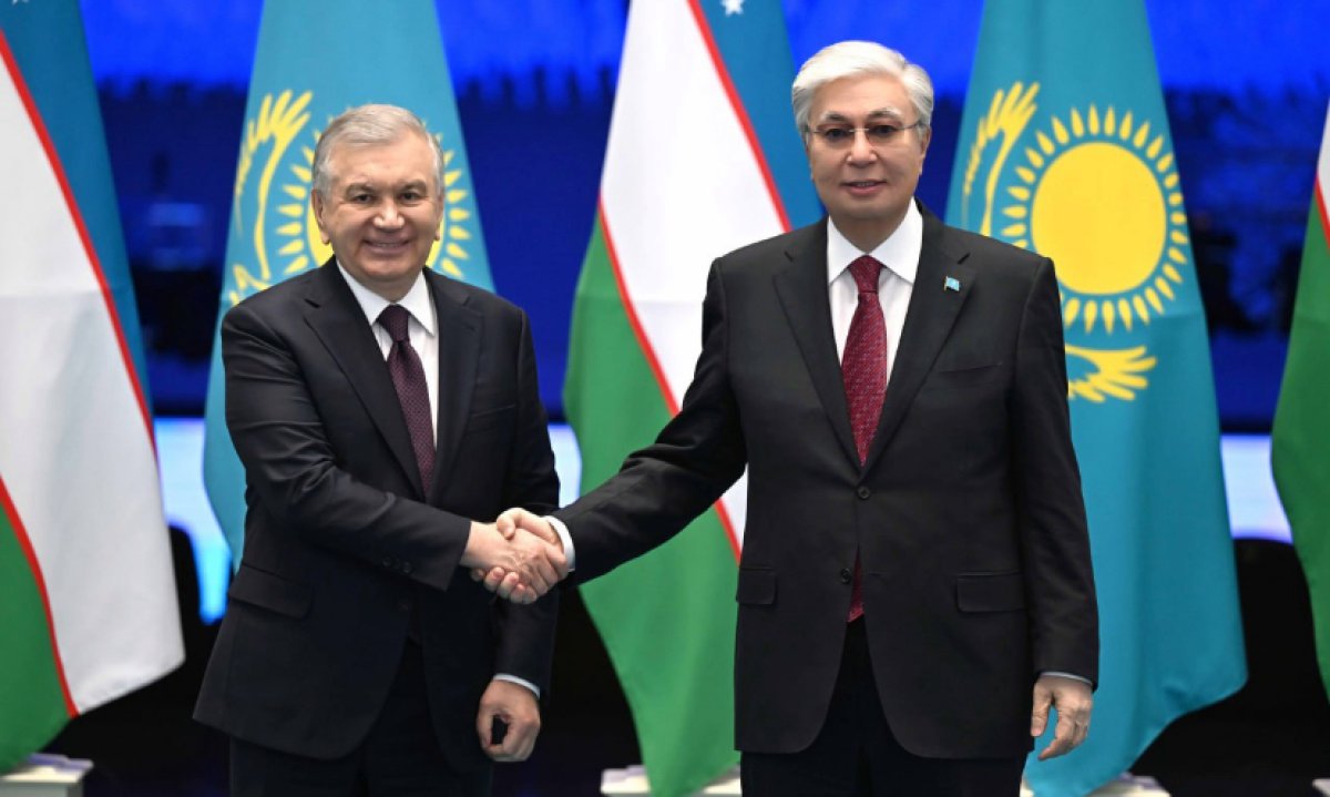 Президенты Казахстана и Узбекистана провели неформальную встречу