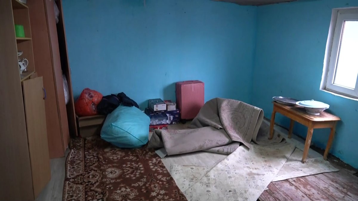 Оралдық көпбалалы отбасы май қоймасының орнында тұрып жатыр