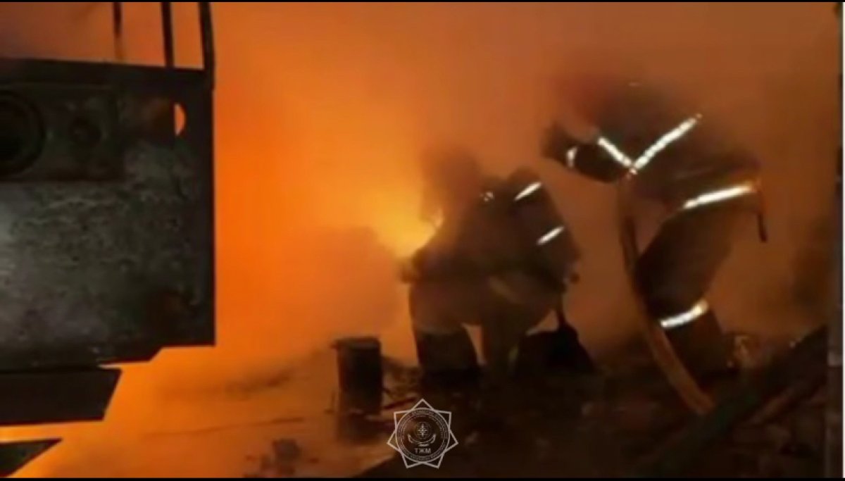 200 тонн муки уберегли спасатели в Костанае