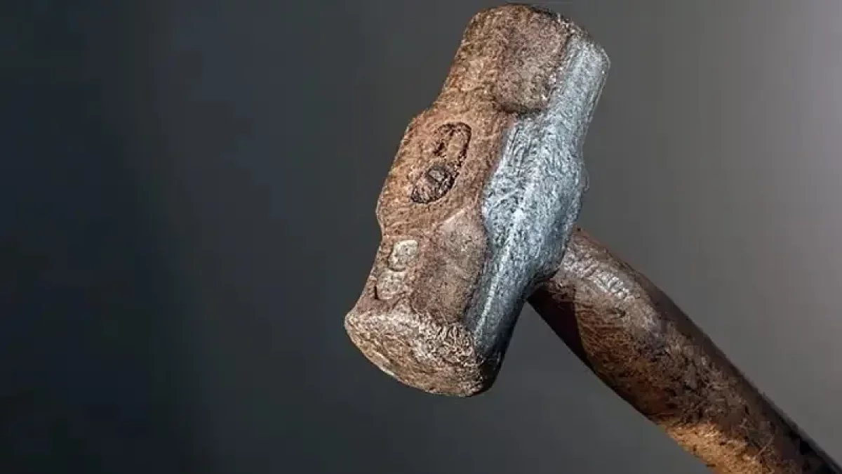 Ақтөбеде пәтер жалдаушы ер адам үй егесін балғамен басынан ұрып, мерт еткен