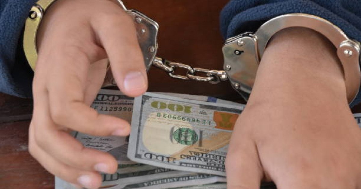 Кәсіпкерді алдап, 100 млн теңгеден астам қаражатын иемденген