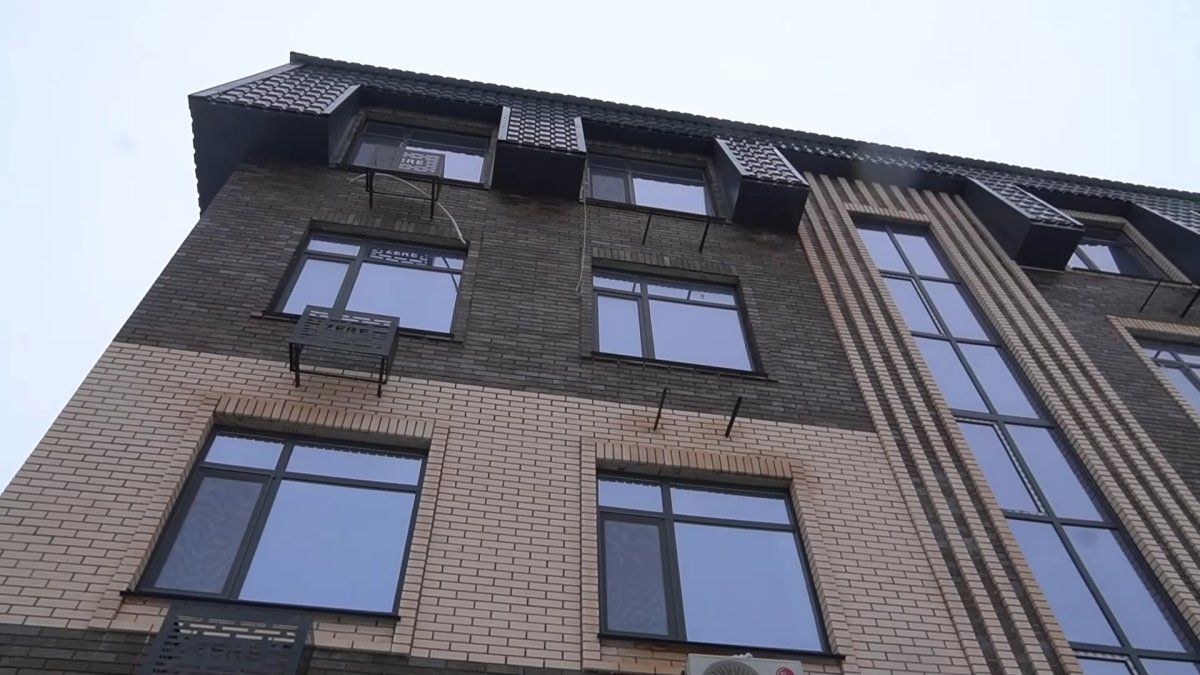 Построили дом и запретили пользоваться канализацией: коммунальный скандал разгорелся в Уральске