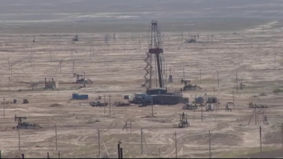 Казахстан снизит добычу нефти, - Саткалиев
