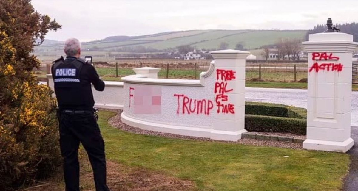 Вандалы атаковали гольф-клуб Дональда Трампа в Шотландии