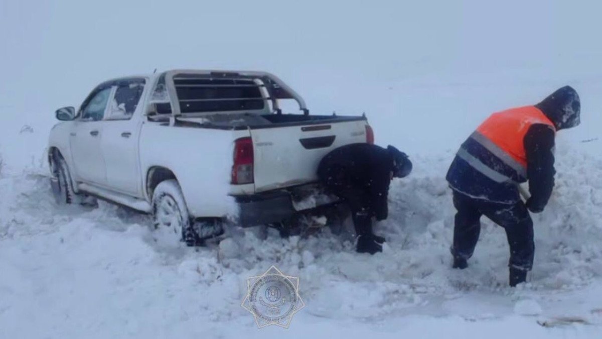Жетісу облысында қар құрсауында қалған 12 адам құтқарылды