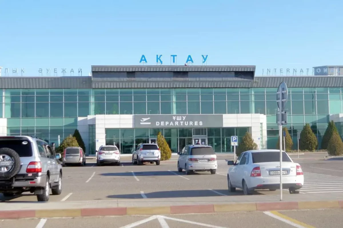 Двигатель отказал у самолета рейса Актау - Алматы