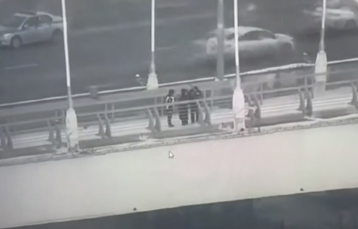 16-летняя астанчанка пыталась сброситься с моста из-за ссоры с родными