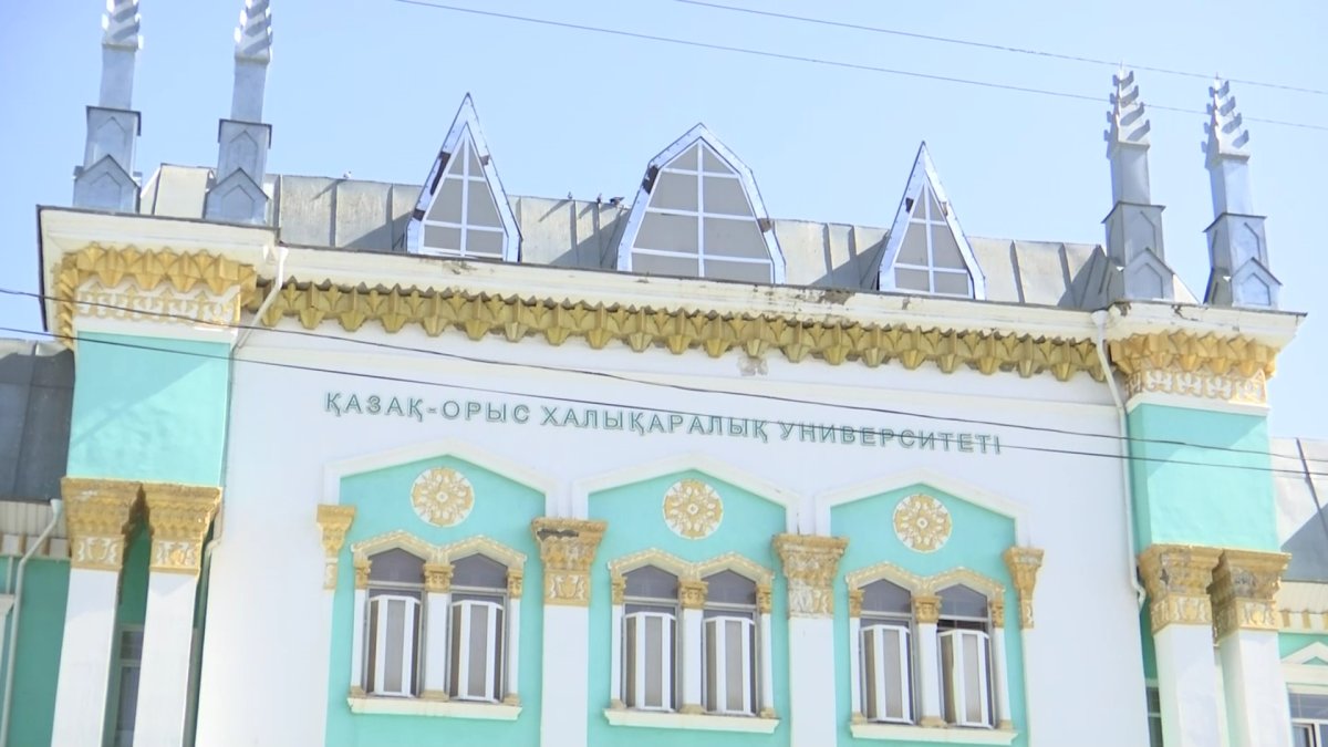 Ақтөбеде жеке университет 350 студентті бір күнде оқудан шығарып жіберді