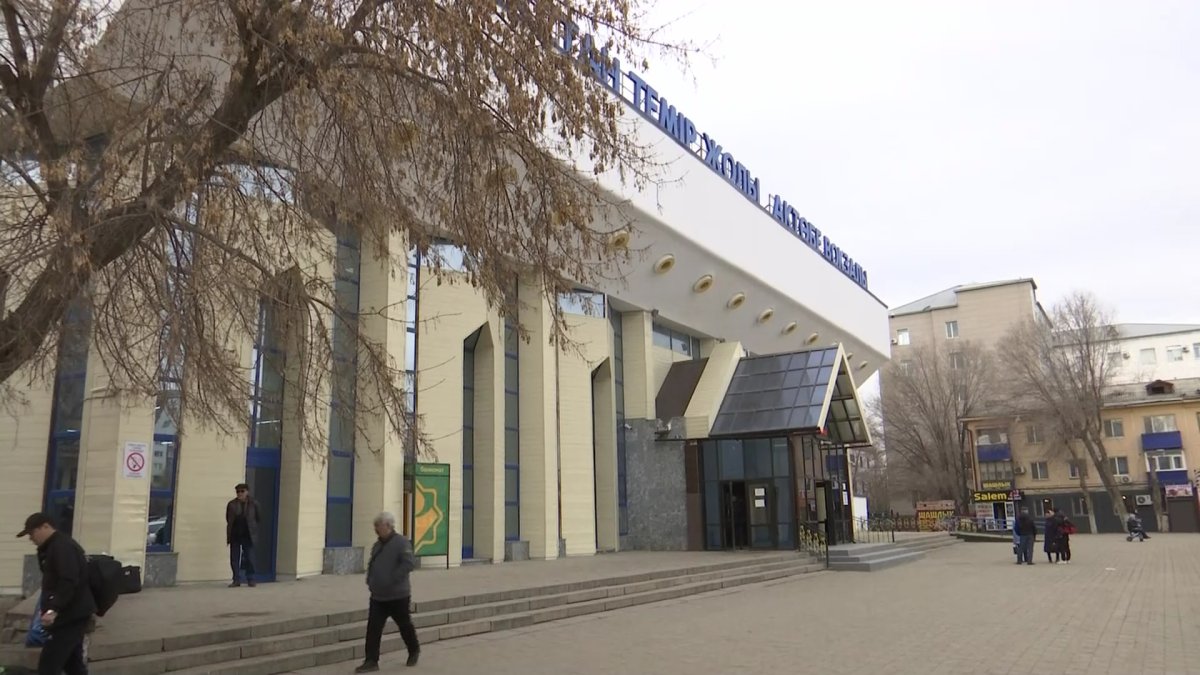 Свыше 50 предпринимателей могут остаться на улице из-за ремонта ж/д вокзала в Актобе