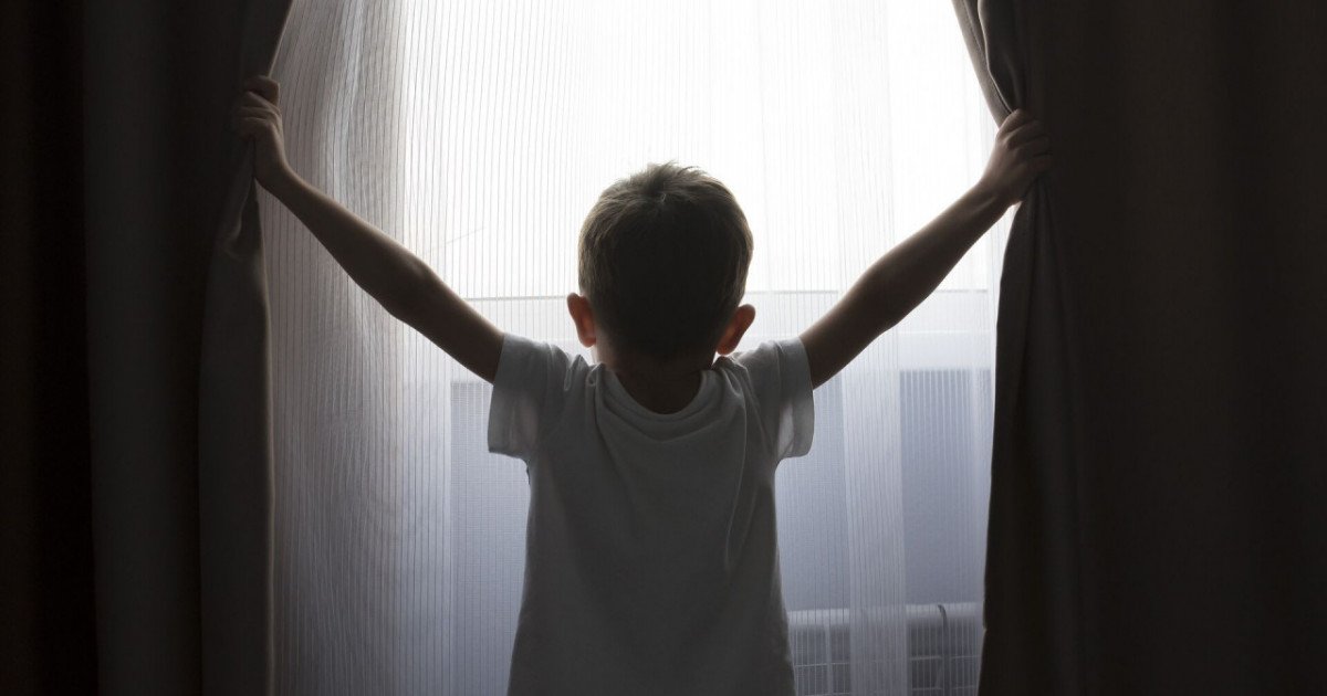 Көкшетауда тұрғын үйдің терезесінен құлаған 5 жастағы бала көз жұмды