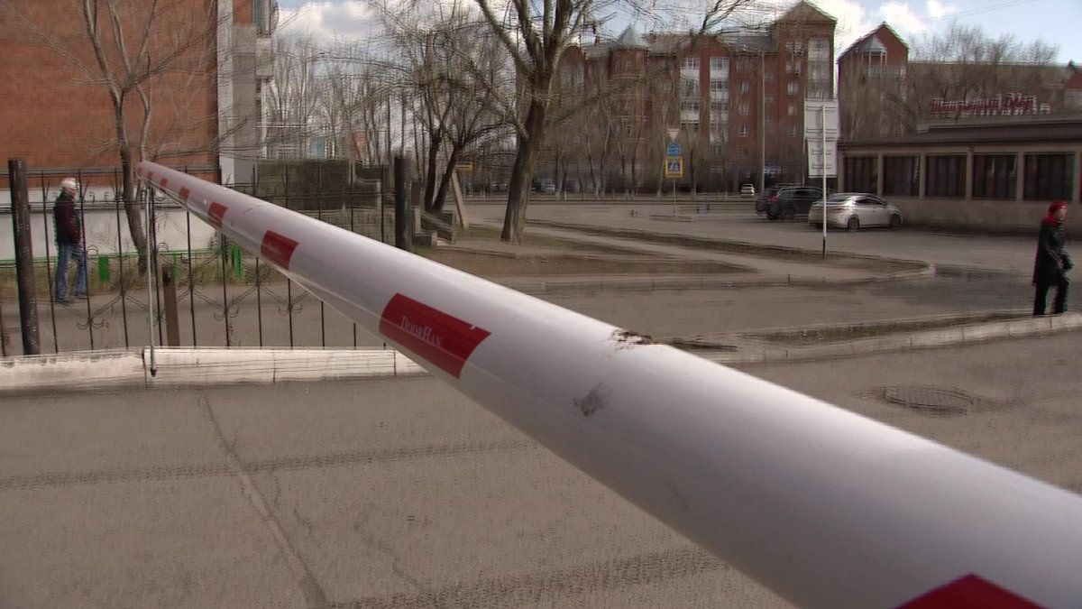 Көпқабатты тұрғын үй ауласына шлагбаум орнату қаншалықты заңды?