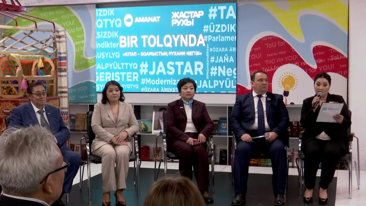 Павлодарда Торайғыров университетінде « Кітап – рухани болмыстың негізі» атты шығармашыл қауым өкілдерімен кездесу өтті