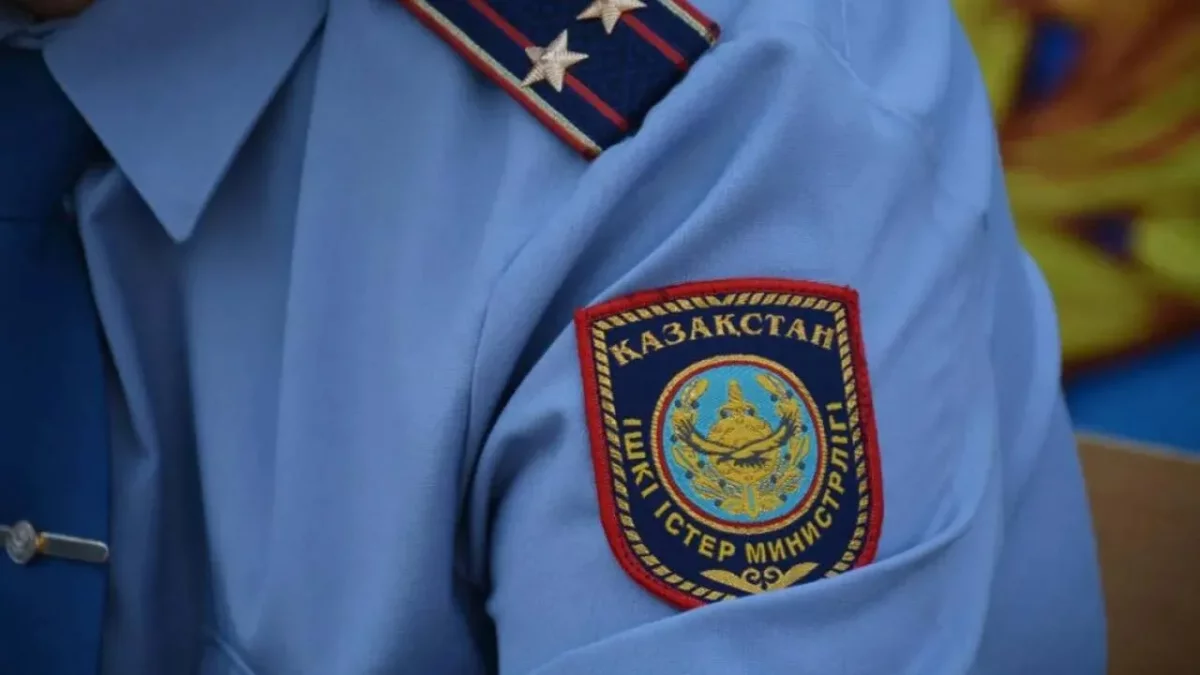 Алматыда жігіт пен қыздың төбелесі видеоға түсіп қалды   Алматыда жігіт пен қыздың төбелесі видеоға түсіп қалды