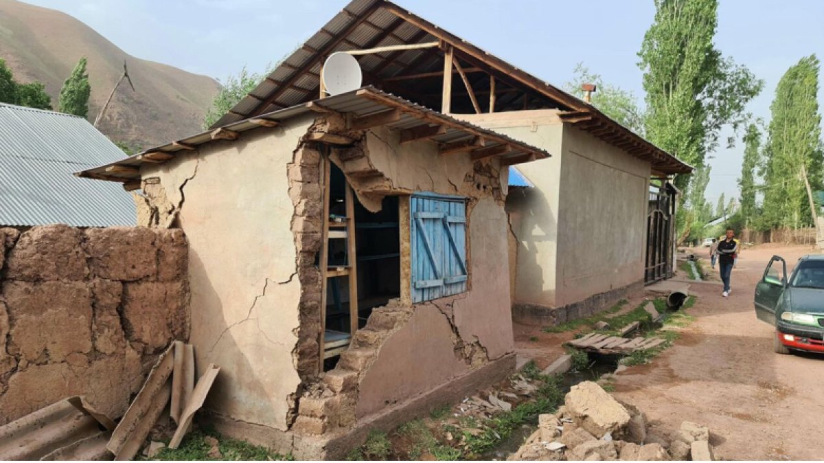 Ребёнок погиб во время землетрясения в Таджикистане