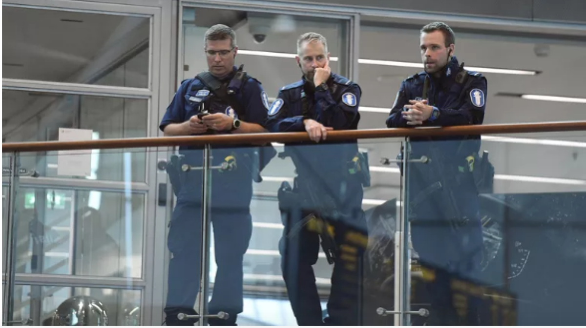 В Финляндии полицейские начали забастовку