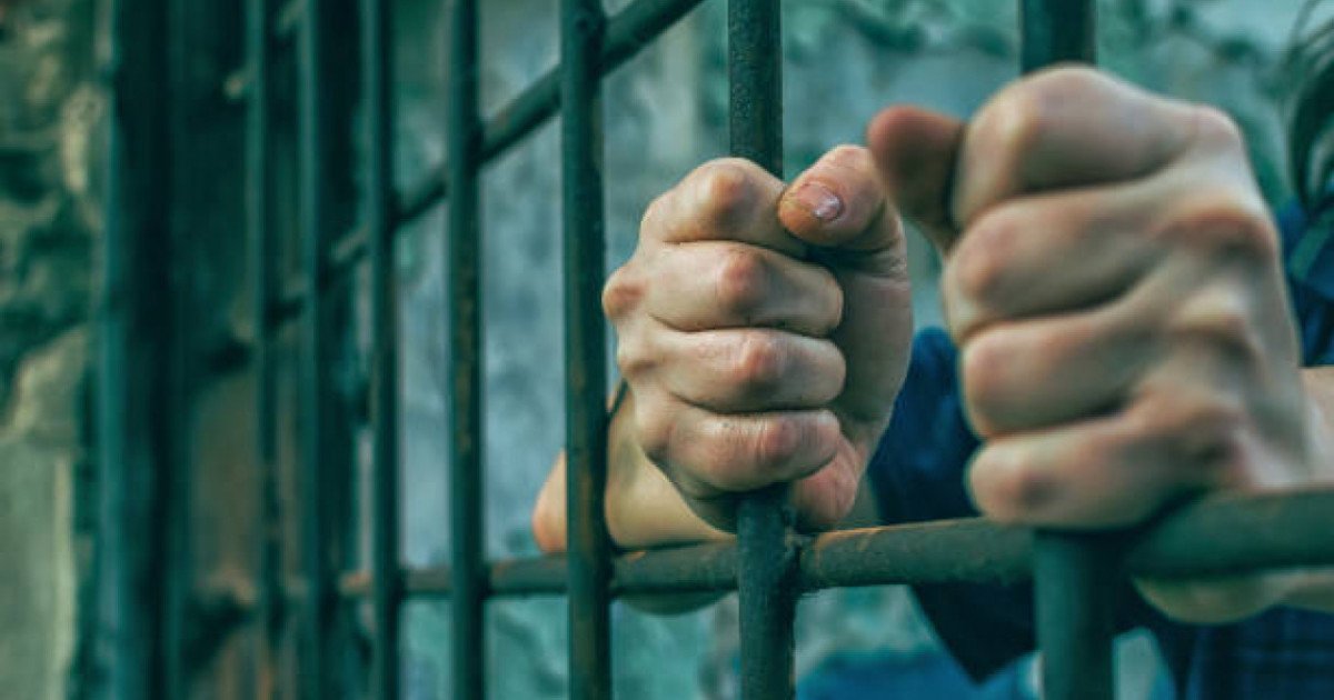 Меркіде мотоциклшіге пышақ кезеген күдікті екі айға қамалды