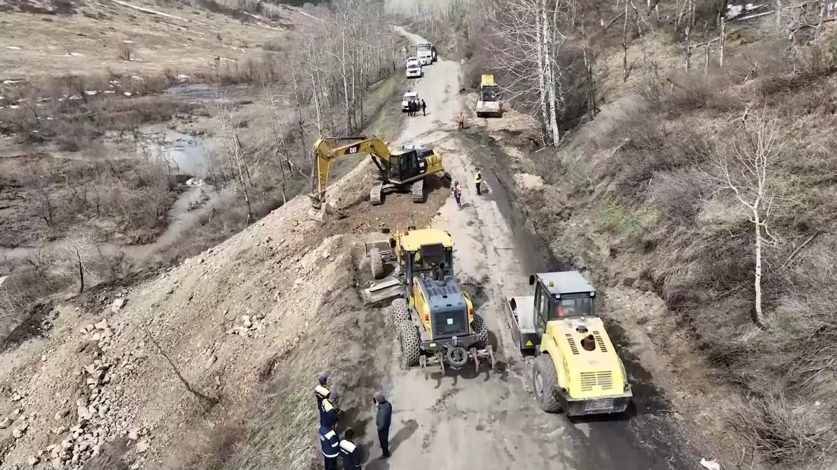 В ВКО восстанавливают обрушившийся участок республиканской трассы Усть-Каменогорск-Алтай