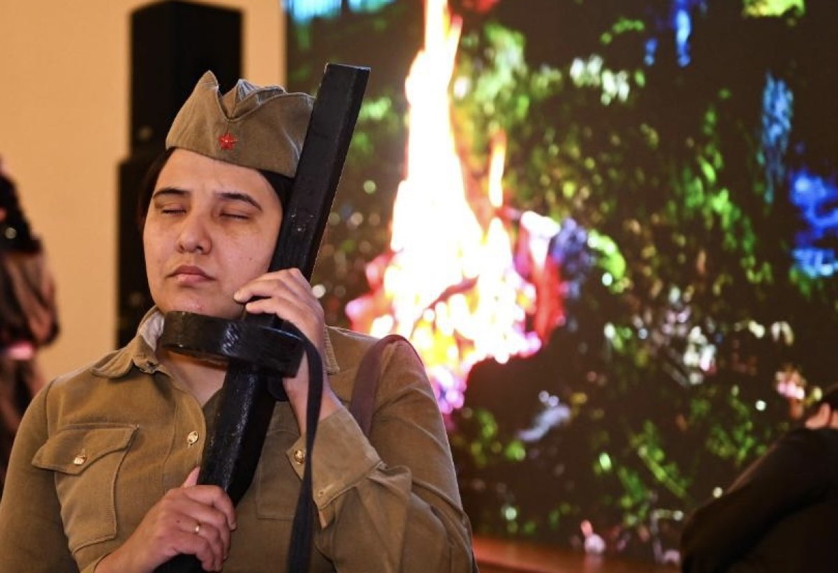 Спектакль к 100-летию Алии Молдагуловой и 80-летию Победы представили в Актобе