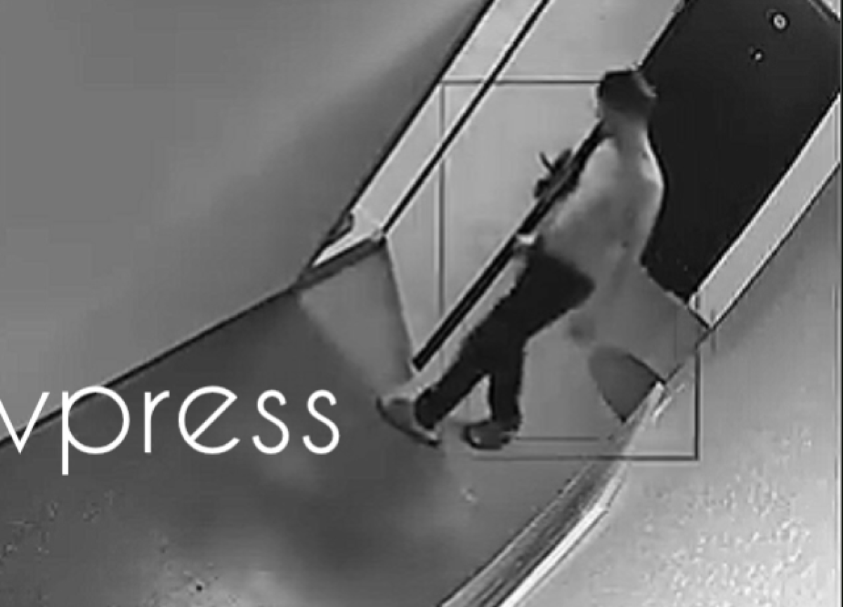 Гуляет по подъезду с ножом в руке: на опасного соседа пожаловались в одном из ЖК Алматы