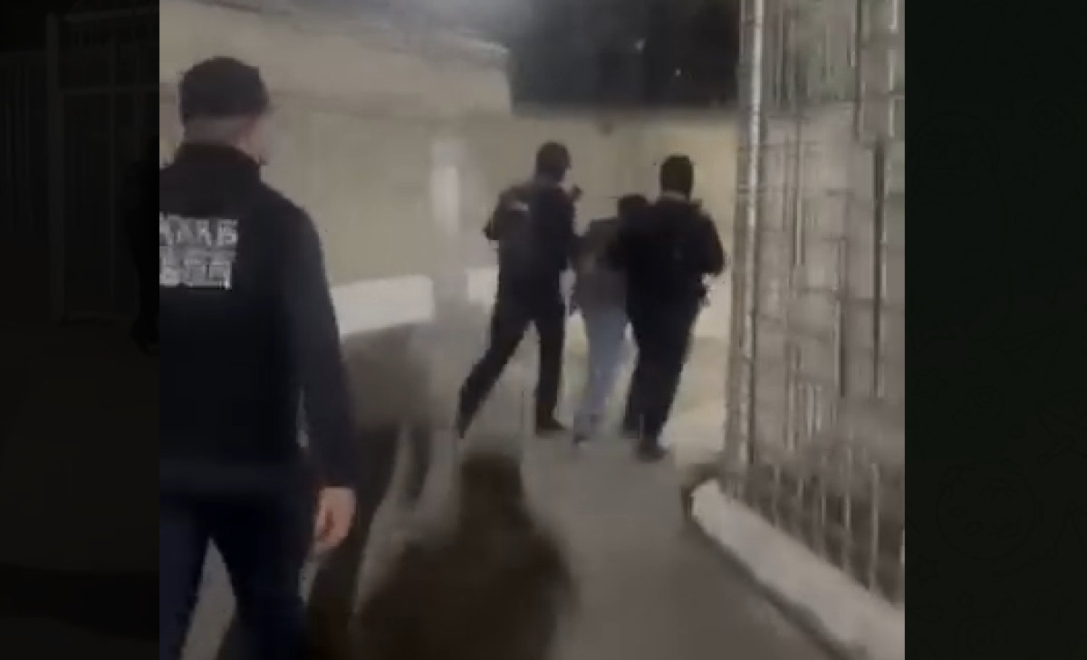 В Шымкенте блогер задержан по подозрению в вымогательстве у педагога