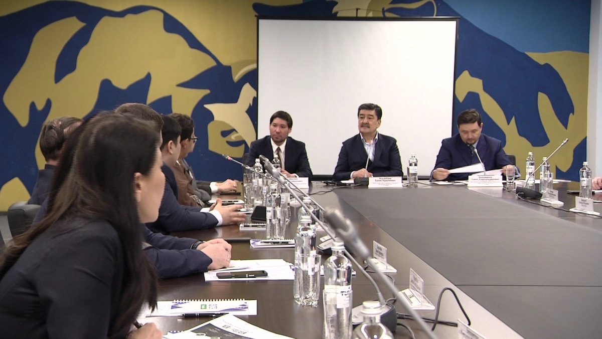 «Қазақстан өнеркәсібіне «жасыл» технологияларды енгізудің болашағы» тақырыбында дөңгелек үстел өтті