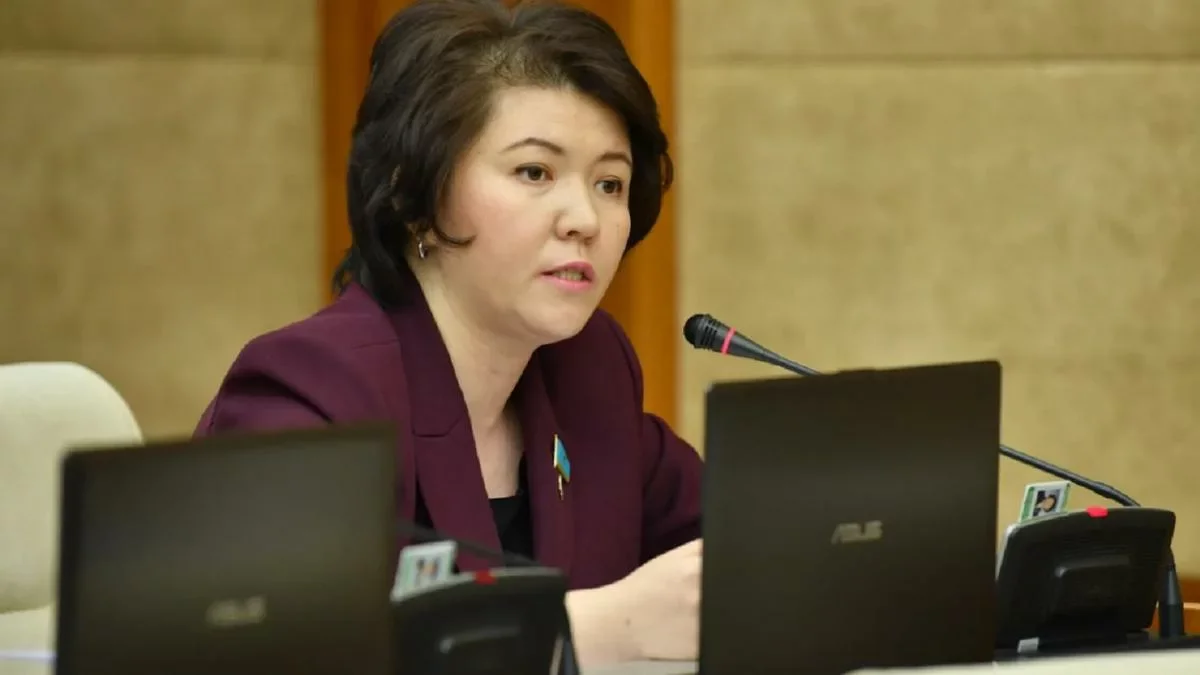 Жұлдыз Сүлейменова  кітапханашылар туралы министрге сауал жолдады