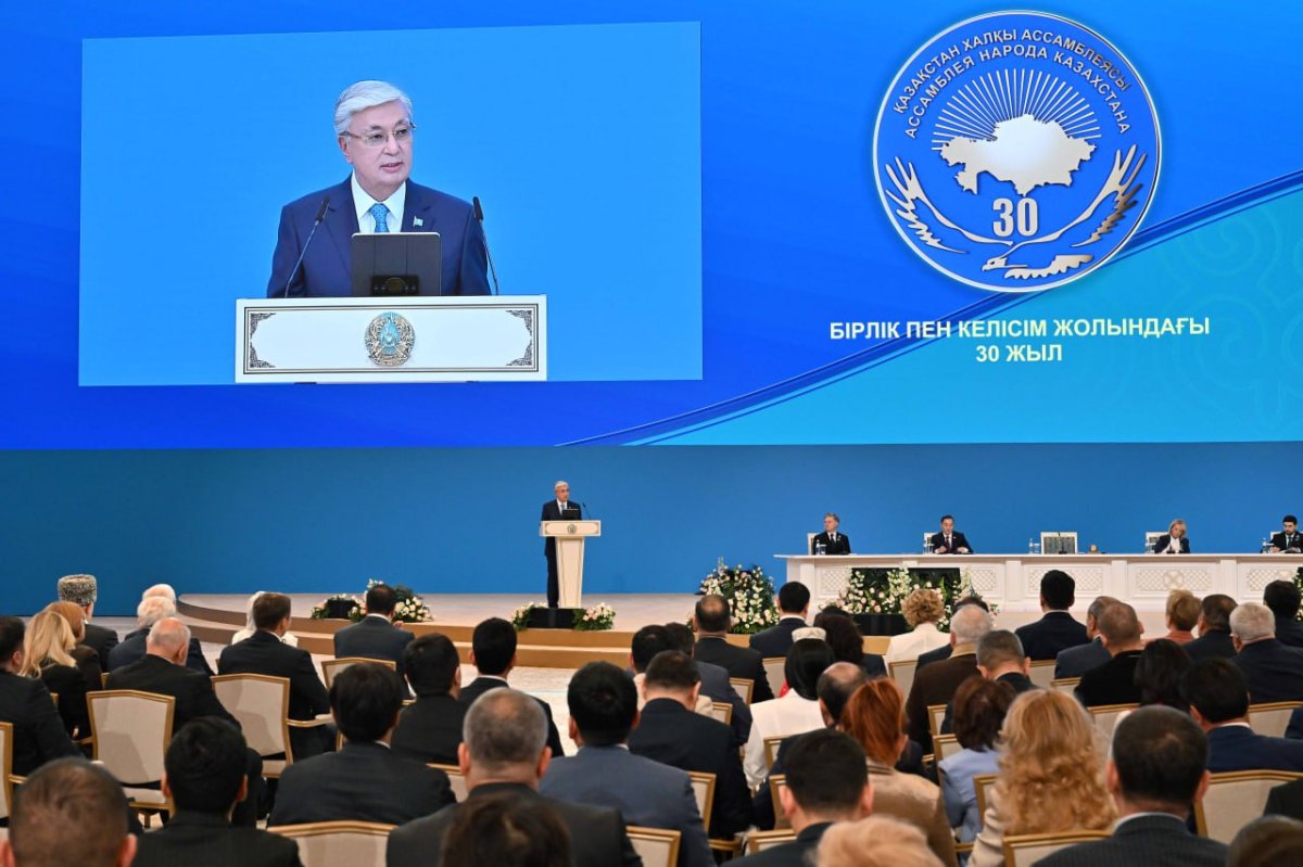 "В Казахстане никто не имеет права навязывать людям, на каком языке им говорить", - президент высказался о провокаторах в интернете