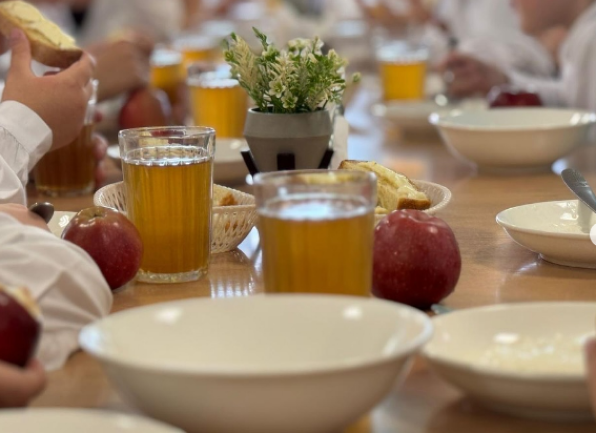 “Мы не можем кормить школьников дешевыми продуктами сомнительного качества", - новый стандарт питания начнет работать с 1 сентября.