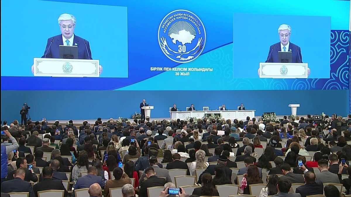 "Қазақстанда адамды ұлтына, тіліне, дініне қарай кемсіту ешқашан болған емес, болмайды да",- Қ. Тоқаев