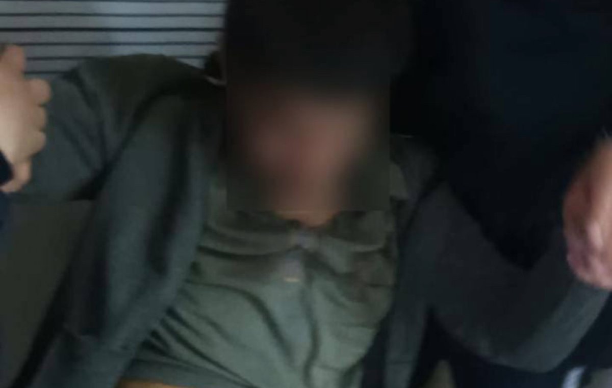 Мужчина с ножом угрожал подросткам в Астане