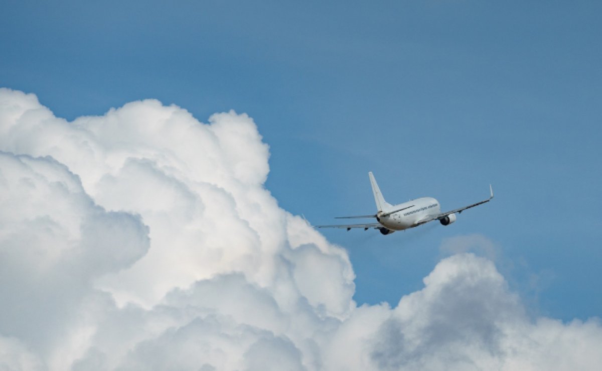 Air Astana прокомментировала трещину в самолёте