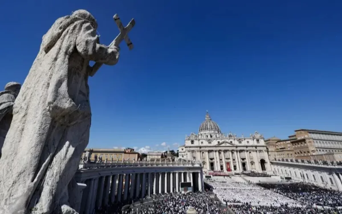Рим Папасы Францисктің жерлеу рәсіміне 200 мың адам қатысты