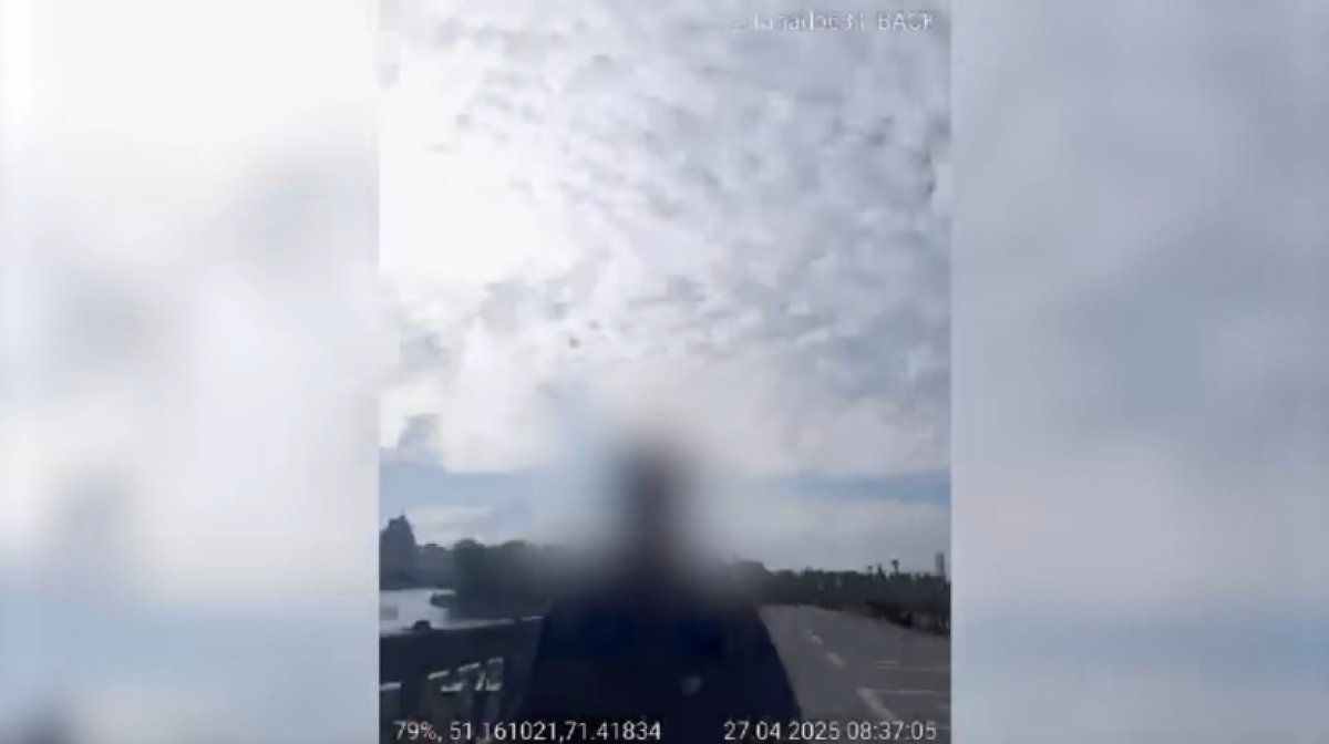 Задержание велосипедиста в Астане обсуждает Казнет