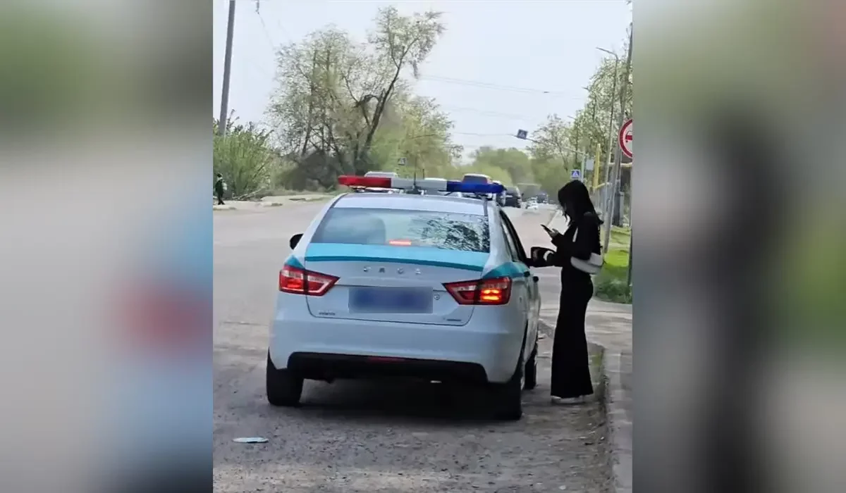 Алматы облысында жас қызды «Саяхатқа» апарып тастағысы келген полицейлер жұмысынан айырылды