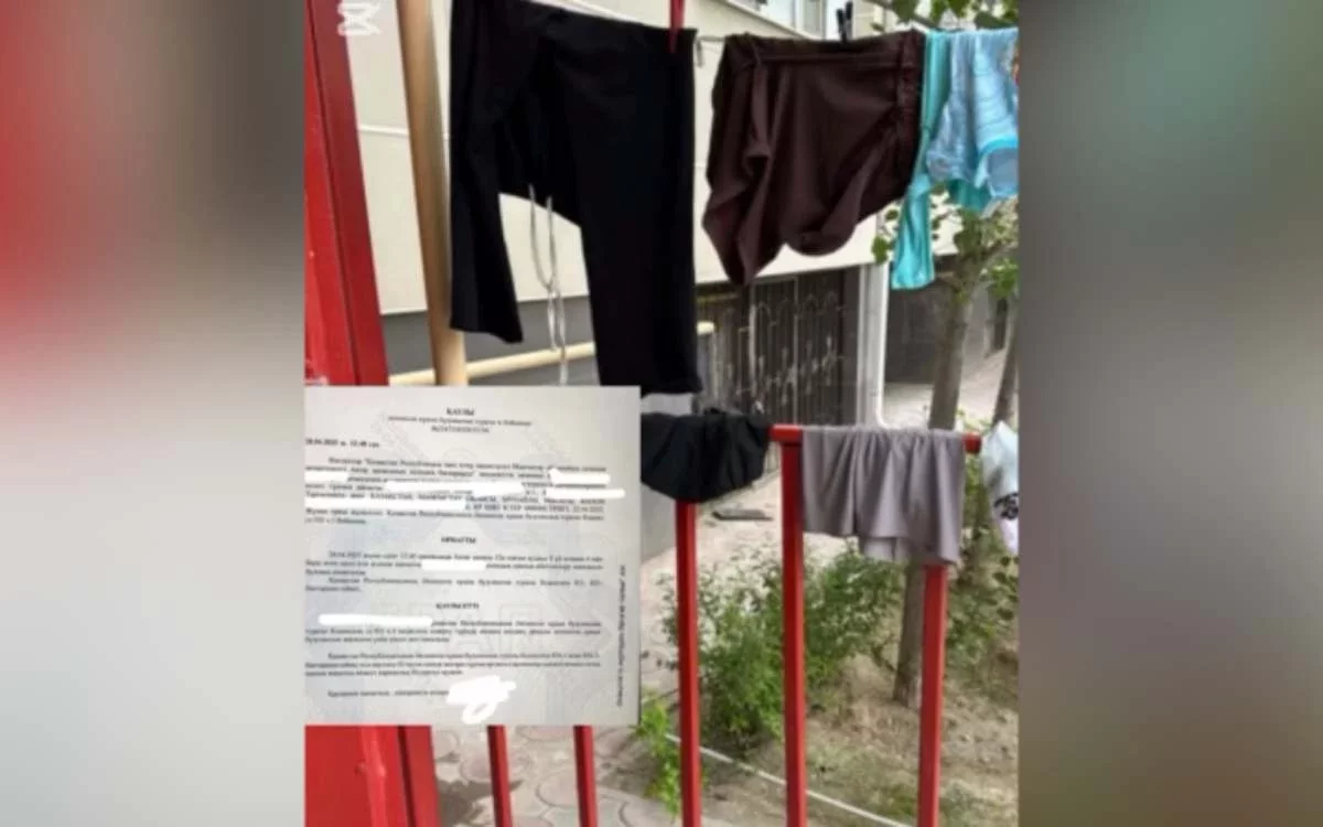 Қазақстандық әйел үйдің кіреберісіне кір жайғаны үшін айыппұл арқалады