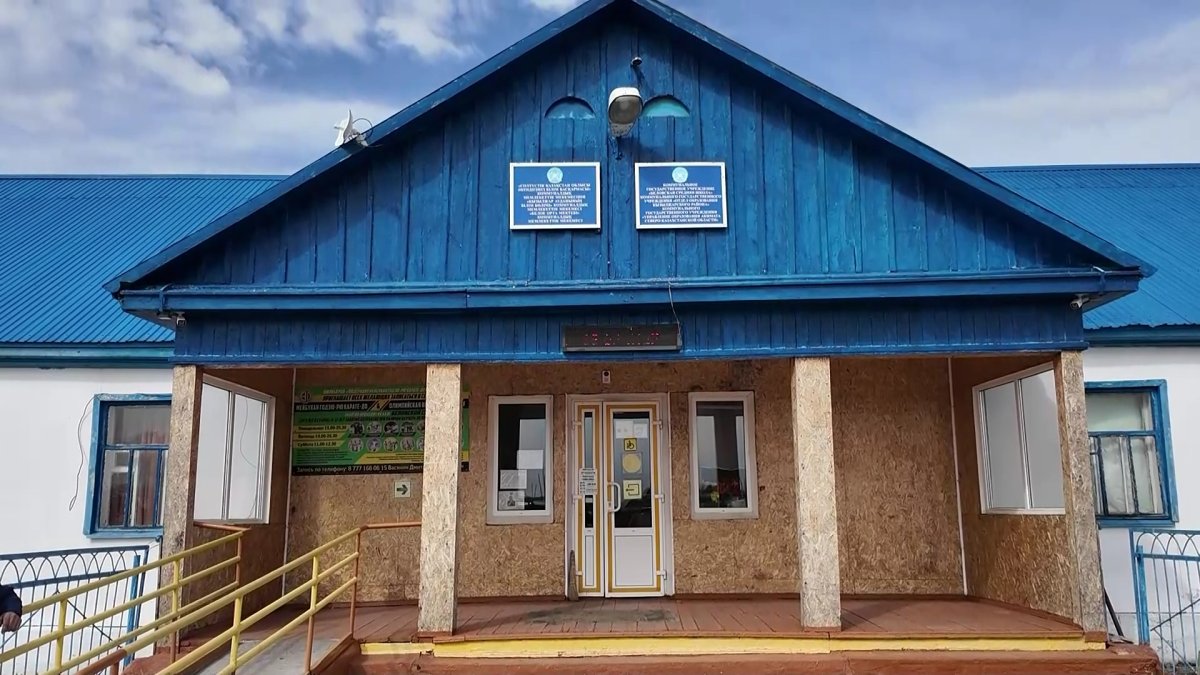 Солтүстік Қазақстанда ауыл мектебінің төбесі майысып, оқушылардың үрейін қашырған