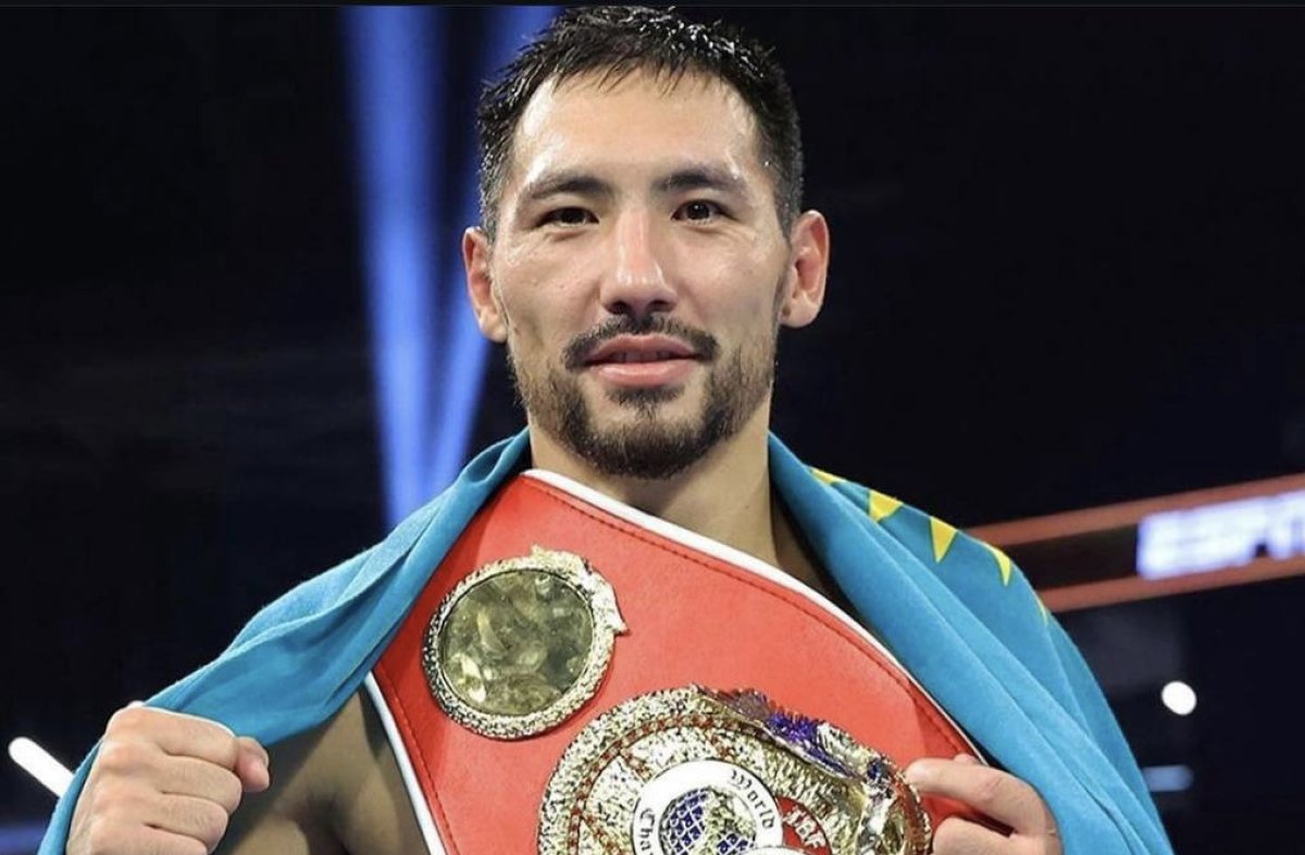 Токаев поздравил боксера Жанибека Алимханулы с победой