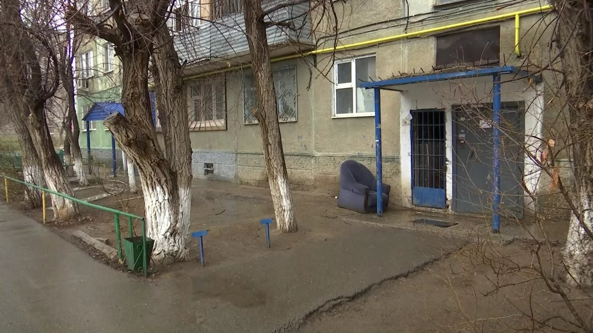 Ақтөбеде аула сыпырушы екі баланың әкесін пышақтап тастады