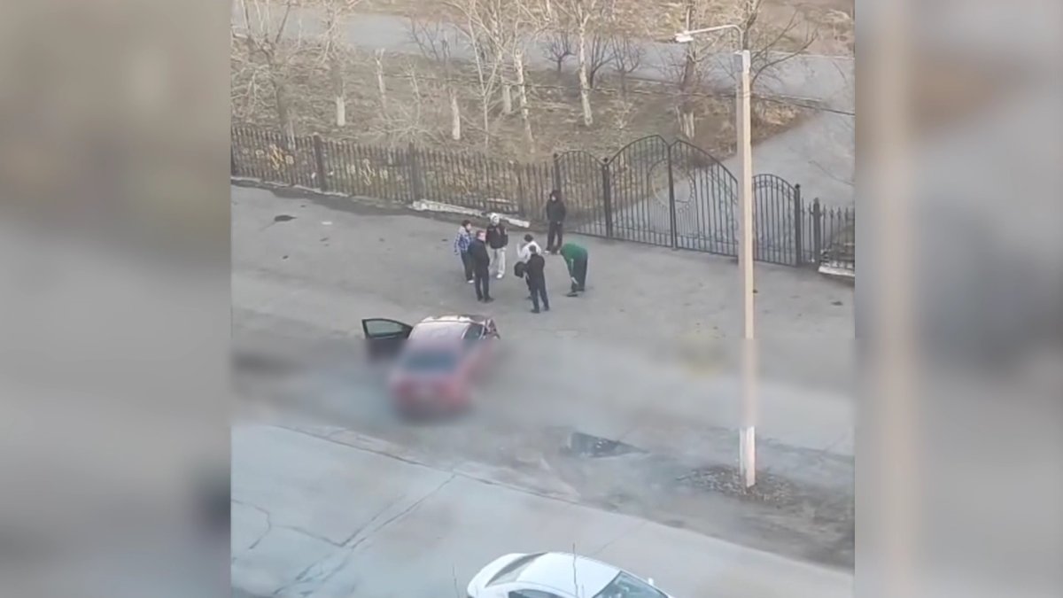 Екібастұзда оқушылар бір-бірін аяусыз ұрып соққан