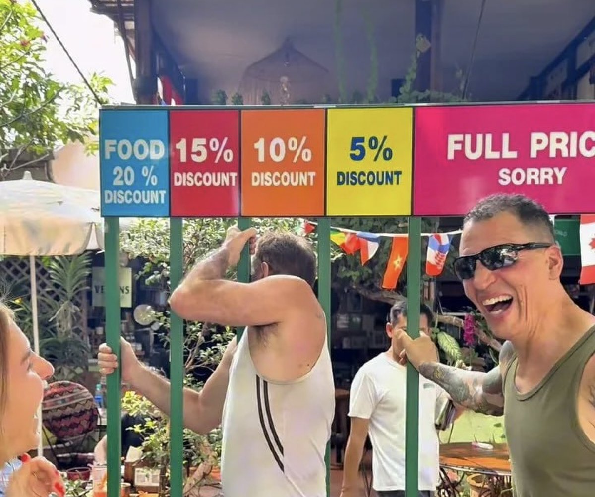 За скидку для стройных раскритиковали ресторан в Таиланде