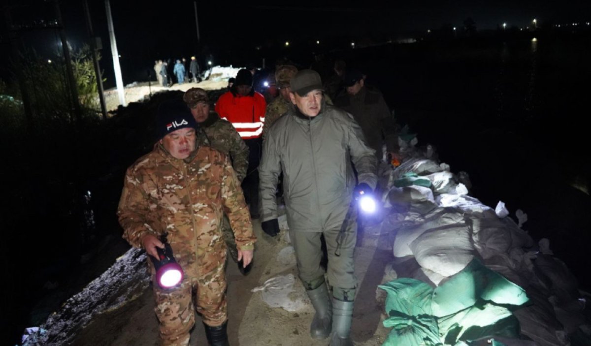 Аким СКО провел оперативное совещание в селе Тепличном