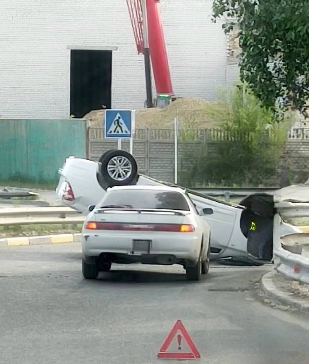 Три автомобиля столкнулись на перекрёстке в Семее