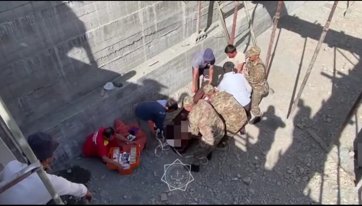 Сельчанин упал в строительный котлован в Туркестанской области