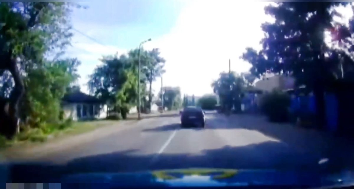 Пьяный семейчанин угнал авто и пытался скрыться от полиции (ВИДЕО)
